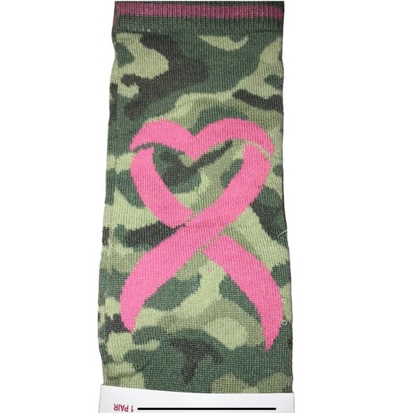 BREAST CANCER AWARENESS KNEE HIGH CAMO SOCKS SZ 9-11 - Picture 2 of 2